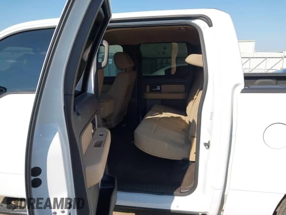 2013 Ford F-150 XL z VIN 1FTFW1CFXDKD72566, wystawiony jako IAAI lot #43180999 z przebiegiem 128 057 mil mil oraz . Historia ofert i sprzedaży dostępna na DreamBid. Obrazek 8.
