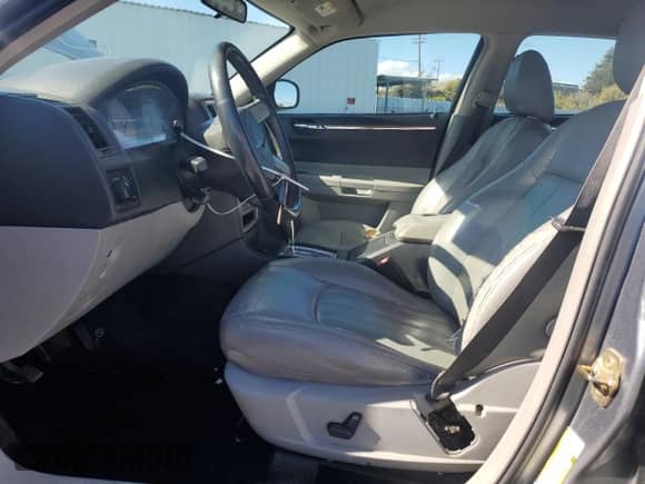 2006 Chrysler 300 Touring с VIN 2C3KA53G76H383018, выставлен на аукционе Copart как лот 82427115 с пробегом 233 973 миль миль и Списание • Salvage title. История ставок и продаж доступна на DreamBid. Изображение 7.