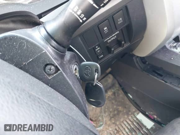 2017 Toyota Tundra SR5 z VIN 5TFEW5F18HX214934, wystawiony jako IAAI lot #43070452 z przebiegiem 221 202 mil mil oraz . Historia ofert i sprzedaży dostępna na DreamBid. Obrazek 11.