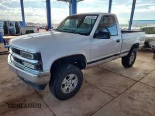 1997 Chevrolet Silverado 1500 z VIN 1GCEK14R0VZ214682, wystawiony jako Copart lot #83812035 z przebiegiem 202 440 mil mil oraz Szkoda całkowita • Salvage title. Historia ofert i sprzedaży dostępna na DreamBid. Obrazek 1.