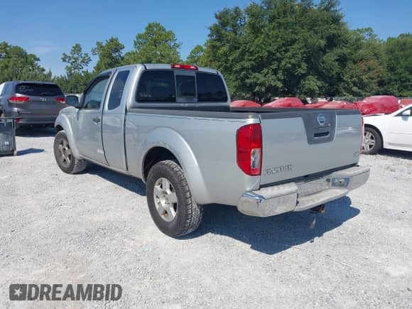 2007 Nissan Frontier SE with VIN 1N6AD06U67C402274, listed as a IAAI auction lot 43066204 with 227,704 mi miles and . Bid and sale history available at DreamBid. Image 3.