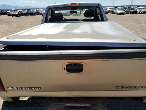 2000 Chevrolet Silverado 1500 LS with VIN 1GCEC14W6YZ253008, listed as a Copart auction lot 56347145 with 376,076 mi miles and Salvage title. Bid and sale history available at DreamBid. Image 10.