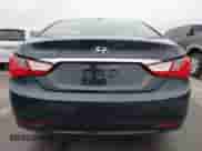 2013 Hyundai Sonata GLS z VIN 5NPEB4AC1DH703857, wystawiony jako IAAI lot #43263235 z przebiegiem 137 335 mil mil oraz . Historia ofert i sprzedaży dostępna na DreamBid. Obrazek 16.