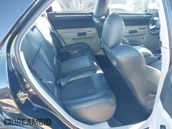 2006 Chrysler 300 C SRT-8 with VIN 2C3LA73W06H216409, listed as a IAAI auction lot 41588832 with 187,662 mi miles and . Bid and sale history available at DreamBid. Image 8.