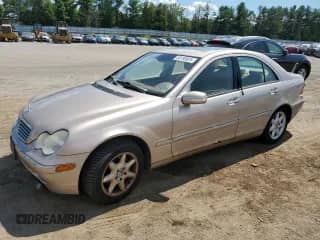 2003 Mercedes-Benz C 320 с VIN WDBRF64J73F318774, выставлен на аукционе Copart как лот 69190825 с пробегом Не указан миль и Списание • Salvage title. История ставок и продаж доступна на DreamBid. Изображение 1.