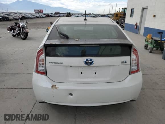 2014 Toyota Prius Two с VIN JTDKN3DU5E0379321, выставлен на аукционе Copart как лот 69819875 с пробегом 136 732 миль миль и Списание • Salvage title. История ставок и продаж доступна на DreamBid. Изображение 6.
