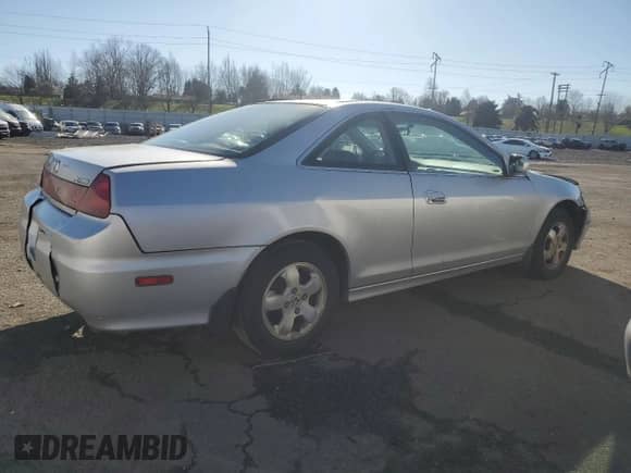 2002 Honda Accord EX с VIN 1HGCG32592A005568, выставлен на аукционе Copart как лот 47496265 с пробегом 130 180 миль миль и Списание • Salvage title. История ставок и продаж доступна на DreamBid. Изображение 3.