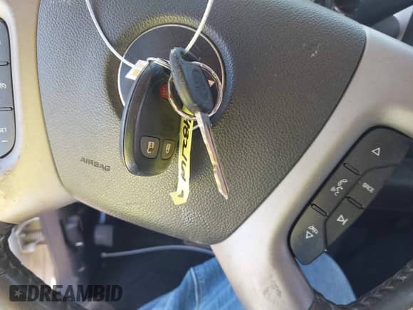 2011 Chevrolet Silverado 1500 LT with VIN 1GCRCSE03BZ301170, listed as a IAAI auction lot 43436160 with 260,449 mi miles and . Bid and sale history available at DreamBid. Image 11.