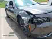 2015 Chrysler 300 S с VIN 2C3CCABGXFH797113, выставлен на аукционе IAAI как лот 42293077 с пробегом 155 491 миль миль и . История ставок и продаж доступна на DreamBid. Изображение 6.