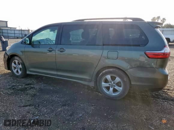 2018 Toyota Sienna LE Auto Access Seat with VIN 5TDKZ3DC2JS905746, listed as a Copart auction lot 59016455 with 99,564 mi miles and Salvage title. Bid and sale history available at DreamBid. Image 2.