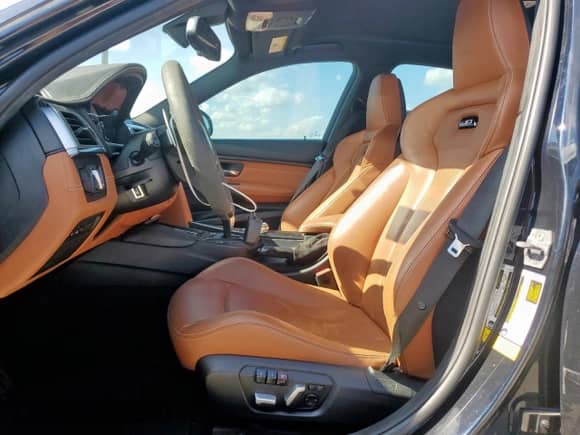 2018 BMW M3 CS с VIN WBS8M9C58J5L00059, выставлен на аукционе Copart как лот 82129015 с пробегом 66 347 миль миль и Списание • Salvage title. История ставок и продаж доступна на DreamBid. Изображение 7.