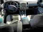 2009 Toyota Tacoma z VIN 3TMMU52N49M008575, wystawiony jako Copart lot #50530985 z przebiegiem 268 551 mil mil oraz Szkoda całkowita • Salvage title. Historia ofert i sprzedaży dostępna na DreamBid. Obrazek 8.