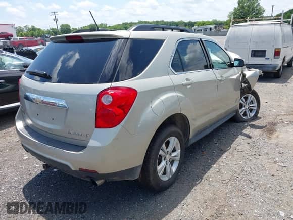 2015 Chevrolet Equinox LT z VIN 2GNFLFE35F6425826, wystawiony jako IAAI lot #42650462 z przebiegiem 47 852 mil mil oraz . Historia ofert i sprzedaży dostępna na DreamBid. Obrazek 4.