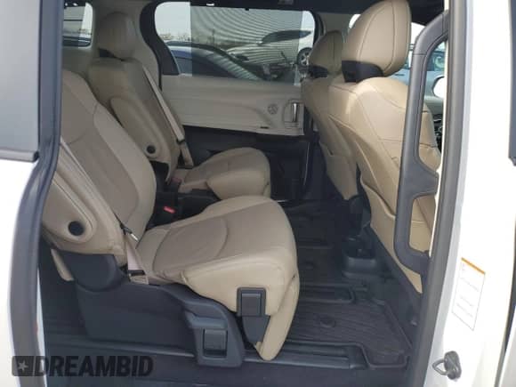 2024 Toyota Sienna Limited с VIN 5TDZRKEC4RS204631, выставлен на аукционе Copart как лот 88879235 с пробегом 5 734 миль миль и Списание • Salvage title. История ставок и продаж доступна на DreamBid. Изображение 10.