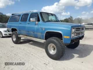 1988 Chevrolet Suburban с VIN 1GNEV16K8JF196619, выставлен на аукционе Copart как лот 78754204 с пробегом 91 294 миль миль и Списание • Salvage title. История ставок и продаж доступна на DreamBid. Изображение 4.