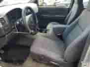 2006 Chevrolet Colorado z VIN 1GCDT138368296500, wystawiony jako Copart lot #63128014 z przebiegiem 76 909 mil mil oraz Szkoda całkowita • Salvage title. Historia ofert i sprzedaży dostępna na DreamBid. Obrazek 7.