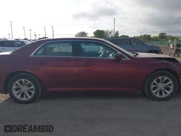 2018 Chrysler 300 Touring L с VIN 2C3CCAAG0JH137463, выставлен на аукционе IAAI как лот 43385727 с пробегом 108 898 миль миль и . История ставок и продаж доступна на DreamBid. Изображение 13.