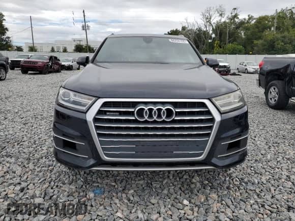 2017 Audi Q7 Premium Plus with VIN WA1LAAF71HD024617, listed as a Copart auction lot 86234155 with 127,745 mi miles and Clean title. Bid and sale history available at DreamBid. Image 5.