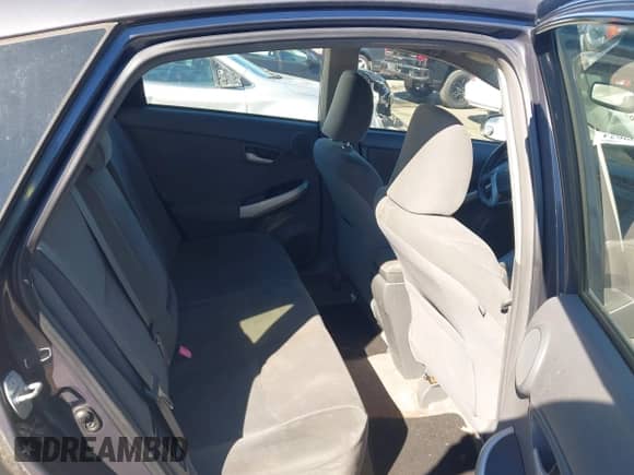 2011 Toyota Prius III z VIN JTDKN3DU1B1450052, wystawiony jako IAAI lot #43509624 z przebiegiem 364 125 mil mil oraz . Historia ofert i sprzedaży dostępna na DreamBid. Obrazek 8.