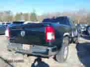 2022 Ram 1500 Big Horn z VIN 1C6RREBG0NN398834, wystawiony jako IAAI lot #41580763 z przebiegiem 100 523 mil mil oraz . Historia ofert i sprzedaży dostępna na DreamBid. Obrazek 16.