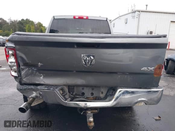 2009 Dodge 1500 SLT z VIN 1D3HV18T19S793875, wystawiony jako IAAI lot #43247958 z przebiegiem 199 380 mil mil oraz . Historia ofert i sprzedaży dostępna na DreamBid. Obrazek 6.