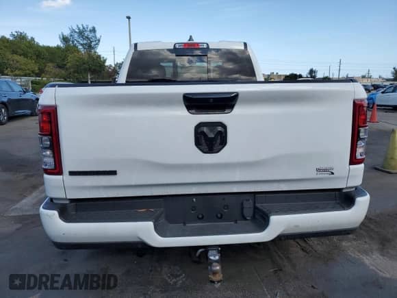 2023 Ram 1500 Big Horn z VIN 1C6RREBG2PN511783, wystawiony jako Copart lot #47061195 z przebiegiem 3 310 mil mil oraz Szkoda całkowita • Salvage title. Historia ofert i sprzedaży dostępna na DreamBid. Obrazek 6.