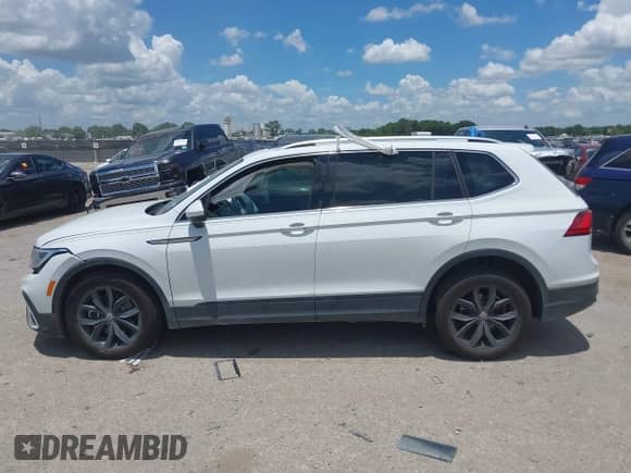 2024 Volkswagen Tiguan SE с VIN 3VVNB7AX6RM155636, выставлен на аукционе IAAI как лот 42588497 с пробегом 8 358 миль миль и . История ставок и продаж доступна на DreamBid. Изображение 15.
