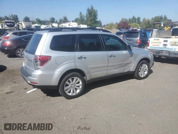 2011 Subaru Forester X Limited z VIN JF2SHAEC2BH763430, wystawiony jako Copart lot #82080115 z przebiegiem 126 564 mil mil oraz Szkoda całkowita • Salvage title. Historia ofert i sprzedaży dostępna na DreamBid. Obrazek 3.