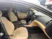 2013 Hyundai Sonata GLS z VIN 5NPEB4AC6DH594408, wystawiony jako Copart lot #86598095 z przebiegiem 132 557 mil mil oraz Czysty tytuł • Clean title. Historia ofert i sprzedaży dostępna na DreamBid. Obrazek 5.