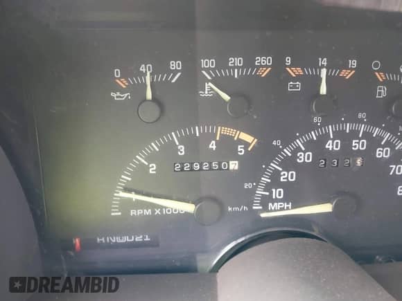 1994 Chevrolet Suburban с VIN 1GNFK16KXRJ407549, выставлен на аукционе IAAI как лот 42794882 с пробегом 229 250 миль миль и . История ставок и продаж доступна на DreamBid. Изображение 7.