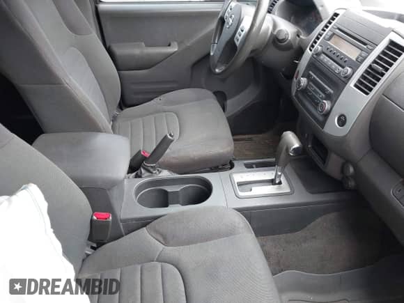 2016 Nissan Frontier S z VIN 1N6BD0CT1GN904436, wystawiony jako IAAI lot #43062377 z przebiegiem 135 281 mil mil oraz . Historia ofert i sprzedaży dostępna na DreamBid. Obrazek 5.