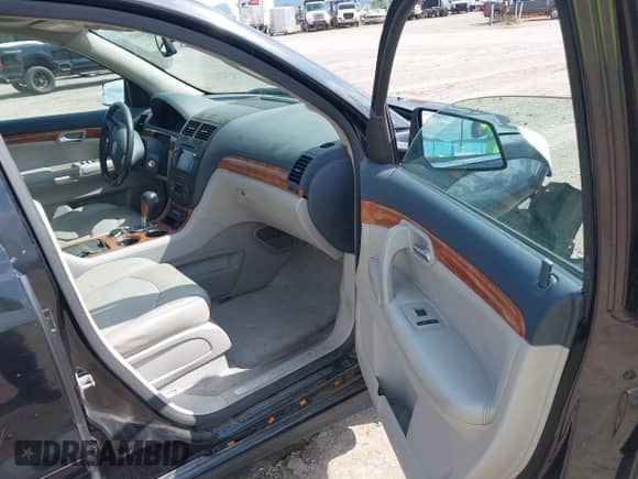 2008 Saturn Outlook XR with VIN 5GZEV33728J183035, listed as a IAAI auction lot 42544269 with Not provided miles and . Bid and sale history available at DreamBid. Image 5.