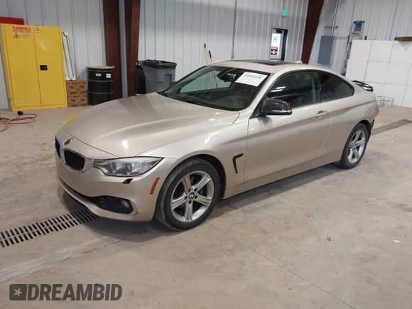 2014 BMW 4 Series 428i xDrive с VIN WBA3N9C58EF721677, выставлен на аукционе IAAI как лот 41804688 с пробегом 105 355 миль миль и . История ставок и продаж доступна на DreamBid. Изображение 18.