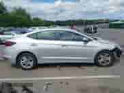 2019 Hyundai Elantra SEL с VIN KMHD84LF6KU784726, выставлен на аукционе IAAI как лот 42757564 с пробегом 41 203 миль миль и . История ставок и продаж доступна на DreamBid. Изображение 13.
