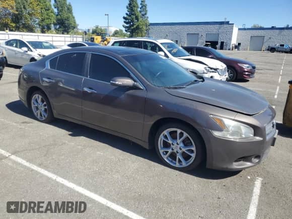 2014 Nissan Maxima SV z VIN 1N4AA5AP1EC430089, wystawiony jako Copart lot #86606825 z przebiegiem 119 793 mil mil oraz Czysty tytuł • Clean title. Historia ofert i sprzedaży dostępna na DreamBid. Obrazek 4.
