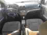 2007 Chevrolet Aveo LT z VIN KL1TG56687B158173, wystawiony jako Copart lot #66711975 z przebiegiem 157 695 mil mil oraz Szkoda całkowita • Salvage title. Historia ofert i sprzedaży dostępna na DreamBid. Obrazek 8.