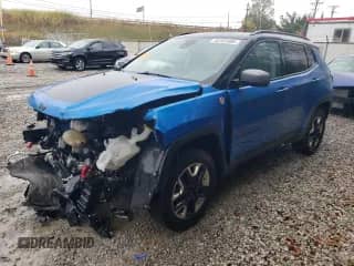 2018 Jeep Compass Trailhawk z VIN 3C4NJDDB6JT179252, wystawiony jako Copart lot #82262085 z przebiegiem 69 430 mil mil oraz Szkoda całkowita • Salvage title. Historia ofert i sprzedaży dostępna na DreamBid. Obrazek 1.