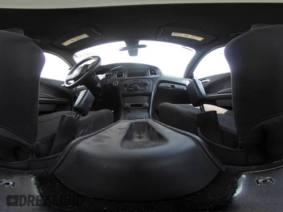 2020 Dodge Charger Police z VIN 2C3CDXKT4LH127498, wystawiony jako IAAI lot #42507194 z przebiegiem 126 145 mil mil oraz . Historia ofert i sprzedaży dostępna na DreamBid. Obrazek 18.