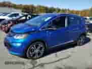 2020 Chevrolet Bolt EV Premier z VIN 1G1FZ6S00L4111654, wystawiony jako Copart lot #72761263 z przebiegiem 37 137 mil mil oraz . Historia ofert i sprzedaży dostępna na DreamBid. Obrazek 1.