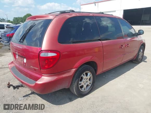 2001 Dodge Caravan SE с VIN 2B4GP44GX1R168001, выставлен на аукционе IAAI как лот 42306451 с пробегом 278 335 миль миль и . История ставок и продаж доступна на DreamBid. Изображение 4.