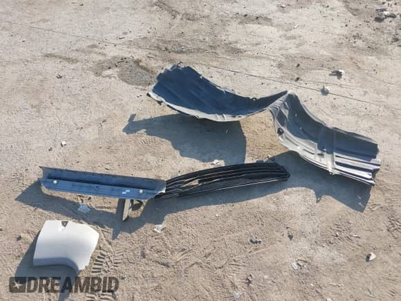 2010 Toyota Camry LE z VIN 4T4BF3EK8AR077858, wystawiony jako IAAI lot #43204574 z przebiegiem 102 122 mil mil oraz . Historia ofert i sprzedaży dostępna na DreamBid. Obrazek 12.