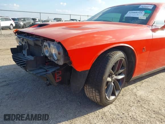2019 Dodge Challenger R/T Scat Pack with VIN 2C3CDZFJ2KH621166, listed as a IAAI auction lot 43088116 with 57,184 mi miles and . Bid and sale history available at DreamBid. Image 17.