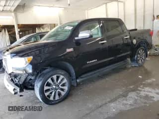 2010 Toyota Tundra Limited z VIN 5TFHY5F17AX146784, wystawiony jako Copart lot #61340205 z przebiegiem 111 876 mil mil oraz Szkoda całkowita • Salvage title. Historia ofert i sprzedaży dostępna na DreamBid. Obrazek 1.