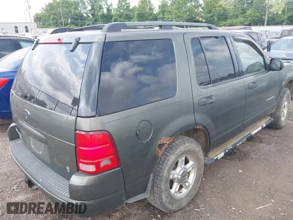 2004 Ford Explorer XLT with VIN 1FMZU73WX4UA64464, listed as a IAAI auction lot 42655296 with 212,510 mi miles and . Bid and sale history available at DreamBid. Image 4.