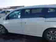 2015 Honda Odyssey Touring Elite с VIN 5FNRL5H94FB052272, выставлен на аукционе IAAI как лот 43040692 с пробегом 134 921 миль миль и . История ставок и продаж доступна на DreamBid. Изображение 15.