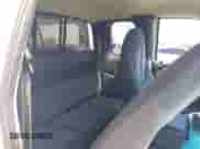 1999 Dodge Dakota SLT z VIN 1B7GG22X8XS301937, wystawiony jako IAAI lot #42628522 z przebiegiem Nie podano mil oraz . Historia ofert i sprzedaży dostępna na DreamBid. Obrazek 8.