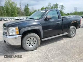 2012 Chevrolet Silverado 1500 Work Truck z VIN 1GCNKPE08CZ136894, wystawiony jako Copart lot #63292255 z przebiegiem Nie podano mil oraz Czysty tytuł • Clean title. Historia ofert i sprzedaży dostępna na DreamBid. Obrazek 1.