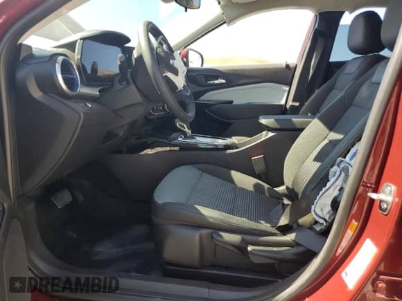 2024 Chevrolet Trax LT with VIN KL77LHE24RC092396, listed as a Copart auction lot 68951315 with 5,905 mi miles and Salvage title. Bid and sale history available at DreamBid. Image 7.