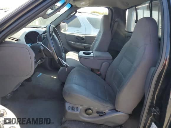 2003 Ford F-150 XL с VIN 1FTRF17W73NA55543, выставлен на аукционе Copart как лот 66516465 с пробегом 141 097 миль миль и Списание • Salvage title. История ставок и продаж доступна на DreamBid. Изображение 7.