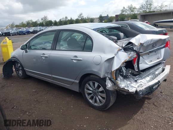 2010 Honda Civic with VIN 19XFA1E83AE006556, listed as a IAAI auction lot 41925177 with 185,477 mi miles and . Bid and sale history available at DreamBid. Image 3.